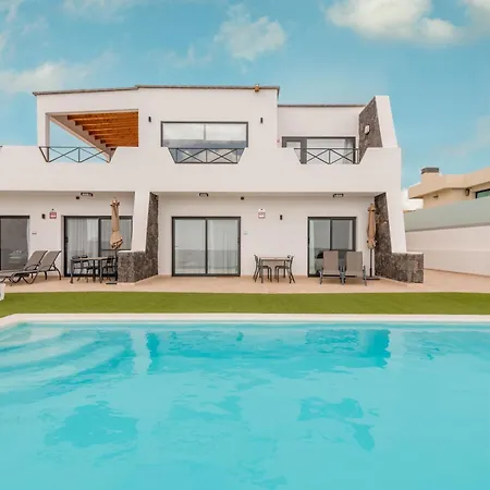 Seascape Heated Pool Air Con View Adult Only Apartment Corralejo Exterior photo