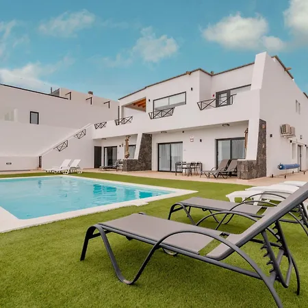 Seascape Heated Pool Air Con View Adult Only Apartment Corralejo Exterior photo