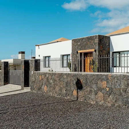 Seascape Heated Pool Air Con View Adult Only Apartment Corralejo Exterior photo