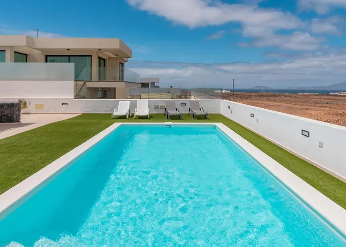 Seascape Heated Pool, Air-Con, View, Adult Only